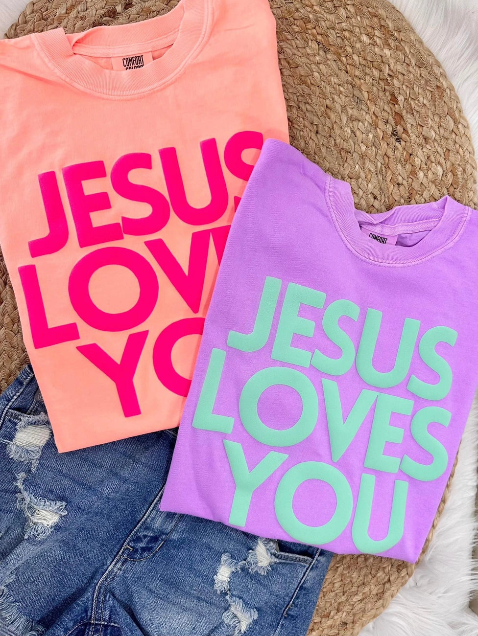 JESUS LOVES YOU SS COMFORT COLOR TEE