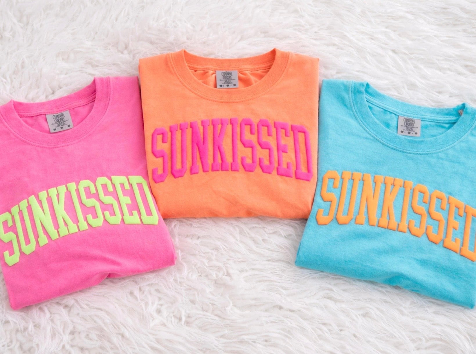 SUNKISSED SS COMFORT COLOR TEE
